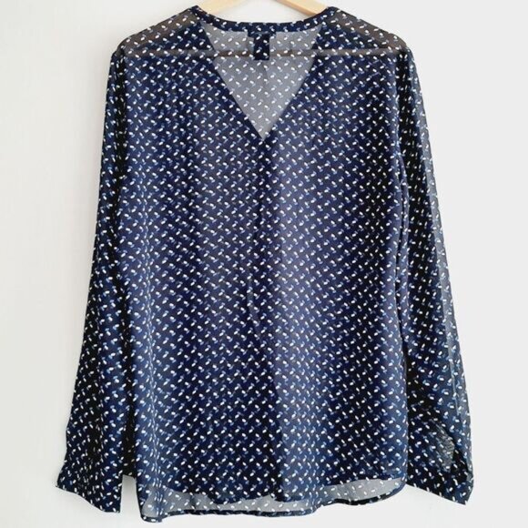 ANN TAYLOR Semi-Sheer Lightweight V-Neck Button Down Blouse Top Sz L - Picture 7 of 11